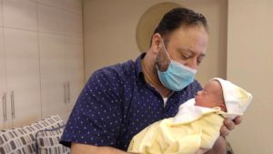المولود الجديد سند، مع والده
